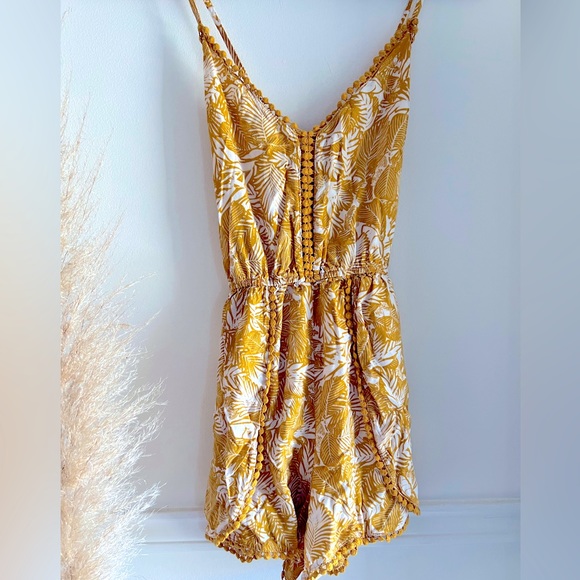 Xhilaration Floral Print Romper - Picture 3 of 5